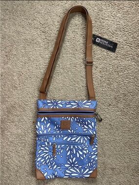Stone Mountain Accessories Blue Floral Crossbody with Tan Strap